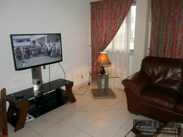 Logement F2 meublé en location Douala Akwa Wouri — vue 1