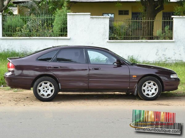 Location voiture berline Mazda à Douala