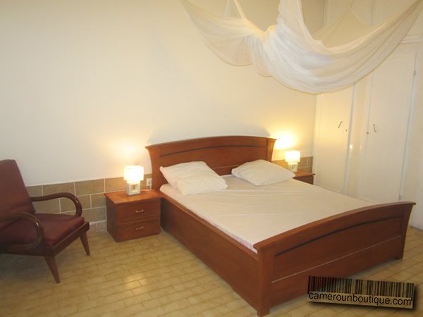 Chambre — Villa meublée 3 chambres à Efoulan, Yaoundé