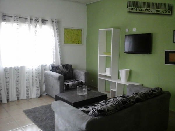 Studio meublé à louer F2 Douala Akwa Nord — vue 1