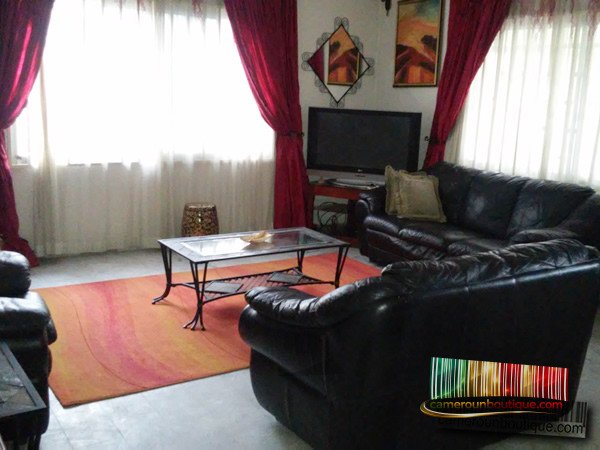 Villa meublée avec piscine à Douala Bonapriso