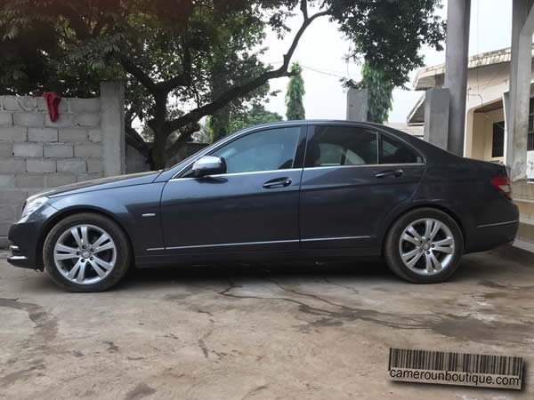 Location Mercedes Kompressor C200 à Douala — vue 1