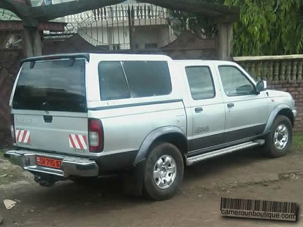 Location Pickup Nissan Hard Body à Douala — vue 1
