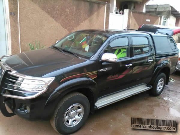 Location Pickup Toyota Hilux 4X4 2010 à Douala — vue 1