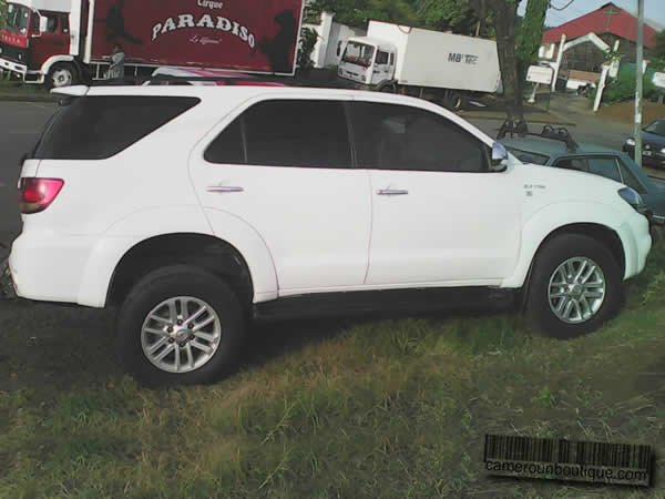 Location Toyota Fortuner à Douala — vue 1