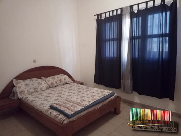 Studio Meublé F2 à Omnisport Yaoundé Chambre