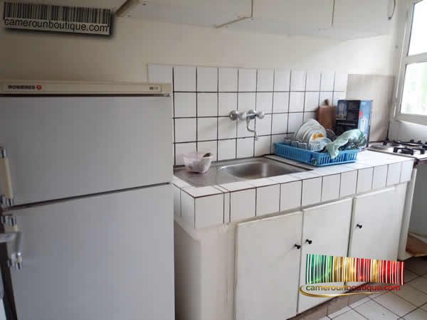 Studio Meublé F2 à Omnisport Yaoundé Cuisine