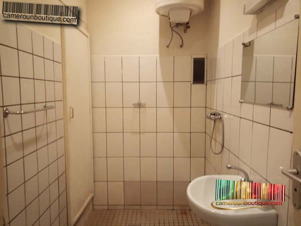 Studio Meublé F2 à Omnisport Yaoundé Salle de bain