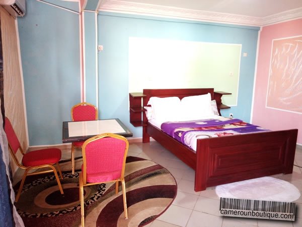 Chambre meublée climatisée à Biyem Assi, Yaoundé — vue 1