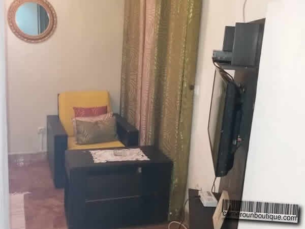 Chambre meublée F1 climatisée à Bonanjo, Douala — vue 1