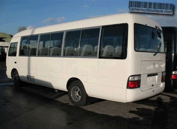 Location Mini Bus Toyota Coaster à Douala — vue 3