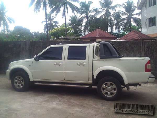 Location Pick up Double Cabine Mazda 2000 à Douala — vue 1