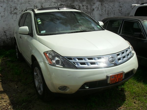 Location voiture Nissan Murano SL à Douala — vue 1